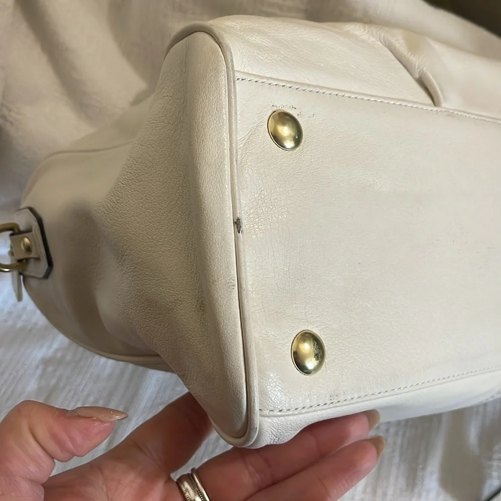COACH- Taylor leather satchel in Ivory - F25296- GUC